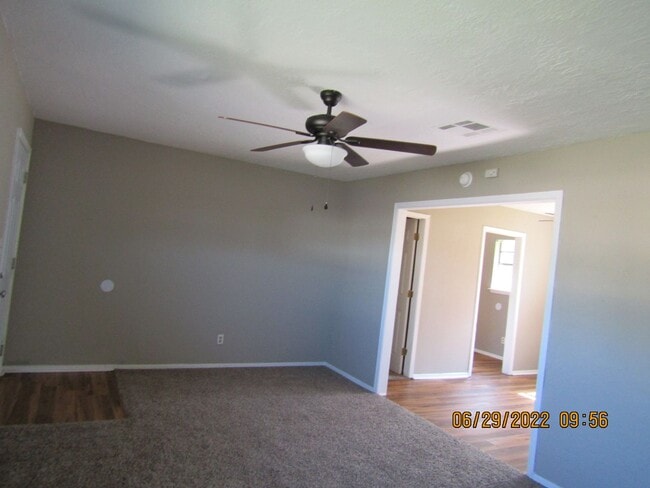 Photo - MOVE IN SPECIAL: $200 OFF OF THE 1ST FULL MONTH'S RENT!