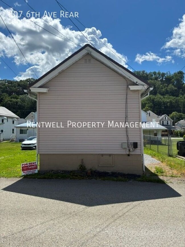 Photo - 807 6th Ave