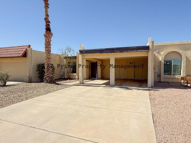 Building Photo - 812 W Duke Dr