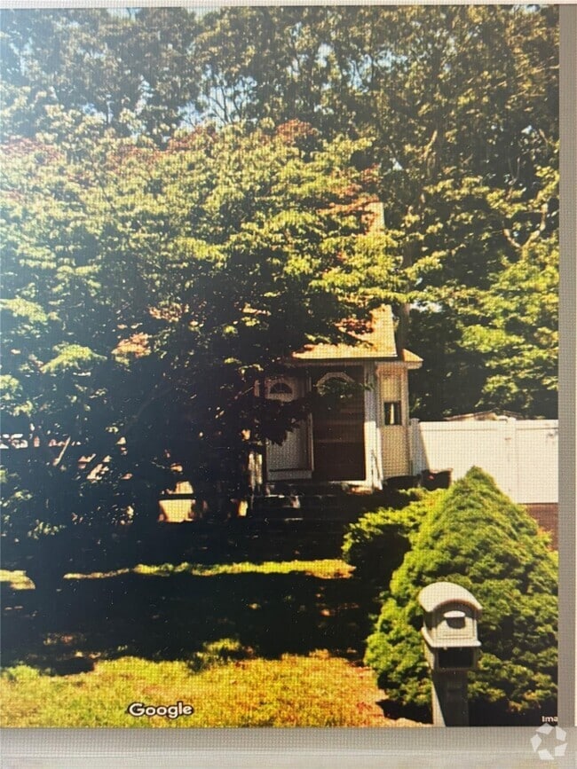 Building Photo - 81 Parkwood Dr Rental