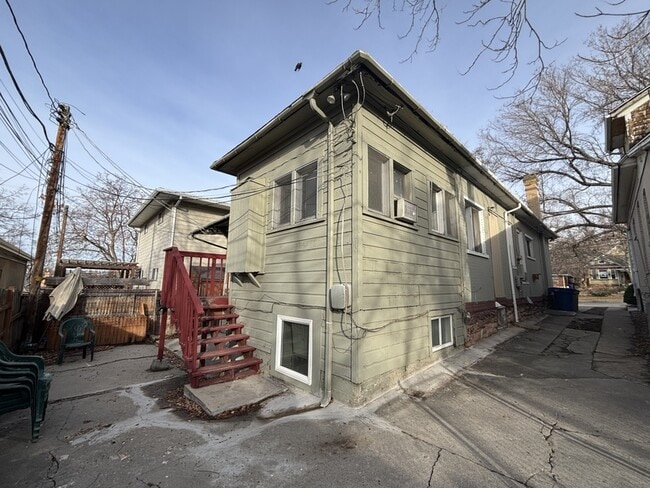 Building Photo - 1110 E 200 S Unit 4