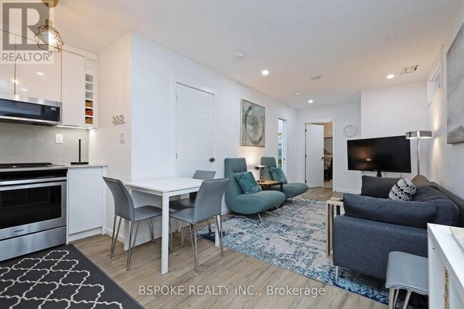 Photo - 707 Mortimer Ave