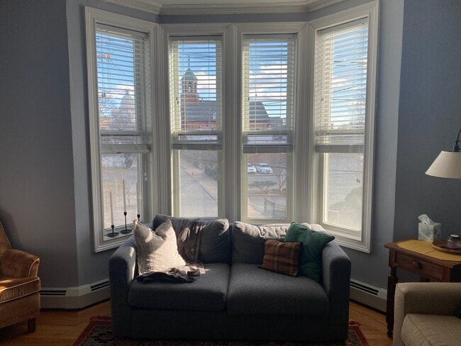 Building Photo - 173 Orms St Unit 2