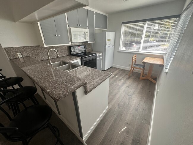 Building Photo - 995 Paulson Ct Unit 995