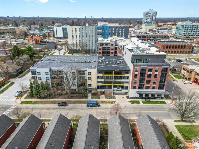 Photo - 610 S Troy St Unit 102