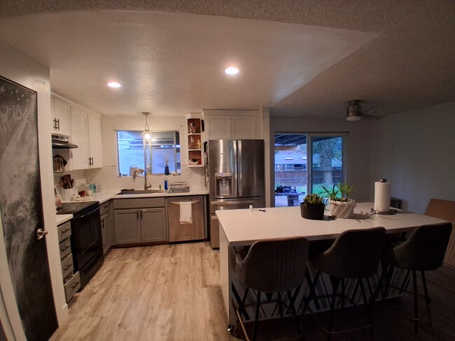 Photo - 346 NW Dory Dr