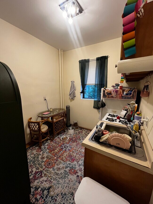 27 Saint Lukes Rd