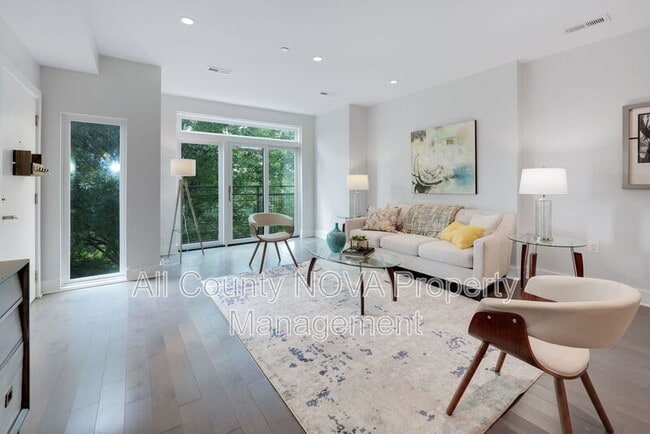 Photo - 3821 14th St NW Unit 6