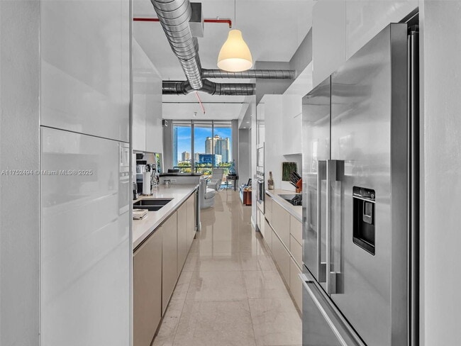 Photo - 3029 NE 188th St Unidad 817