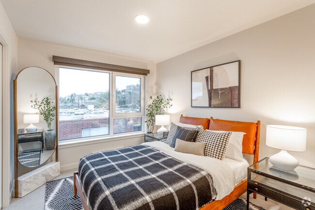 1BR, 1BA - 705 SF