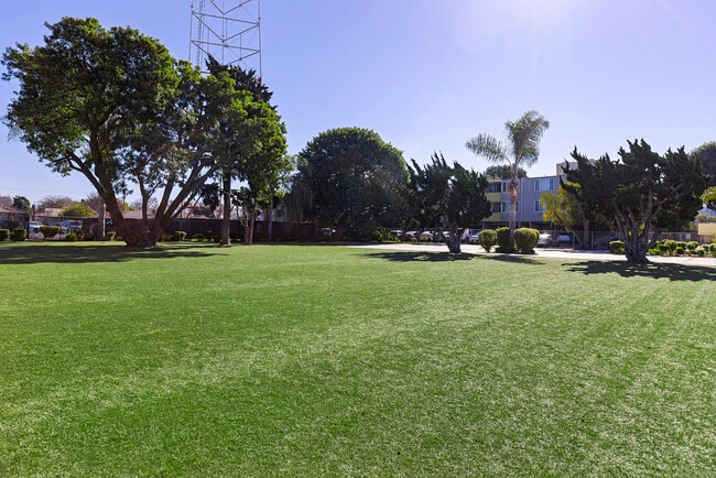 RESIDENCES AT WOODLAKE