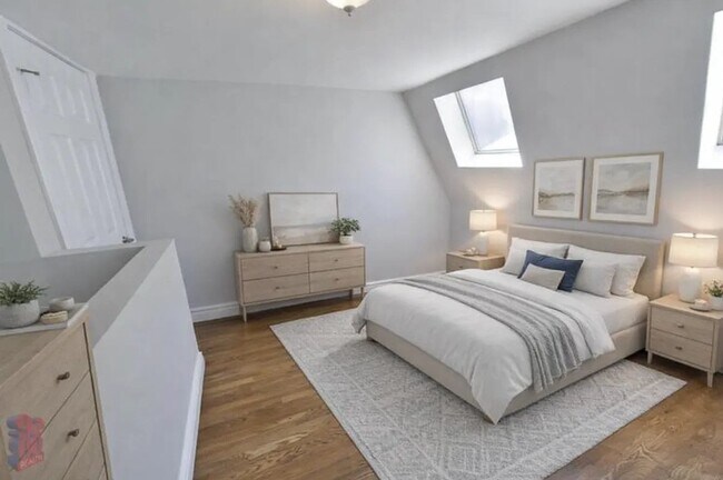 221 E 23rd St Unit 18