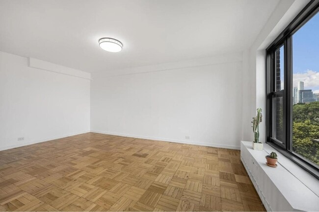 Photo - 325 Clinton Ave