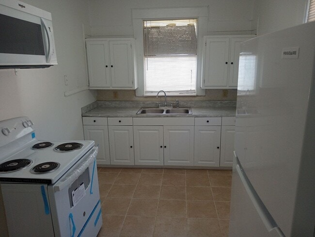 Photo - 275 Adams St