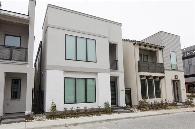 Building Photo - 6105 Echelon Way