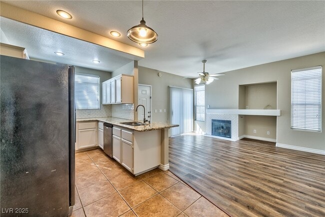 Building Photo - 2201 Ramsgate Dr Unit 411 Rental