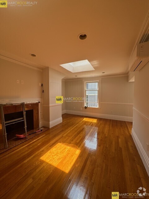 Building Photo - 274 Newbury St Unit #5 Rental