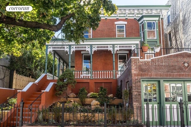 Photo - 1450 Pacific St