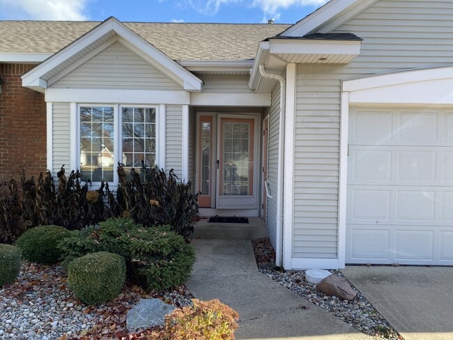 Building Photo - 783 Holly Creek Dr