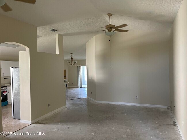 Photo - 1895 Bayhill Dr