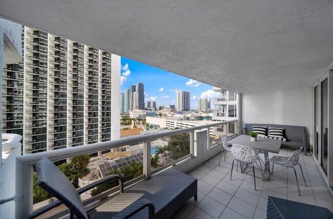 Photo - 1717 N Bayshore Dr Unidad ID1054089P