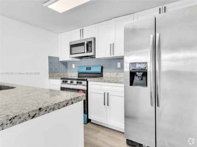 Building Photo - 4550 SW 68th Ct Cir Unit 59-8 Rental