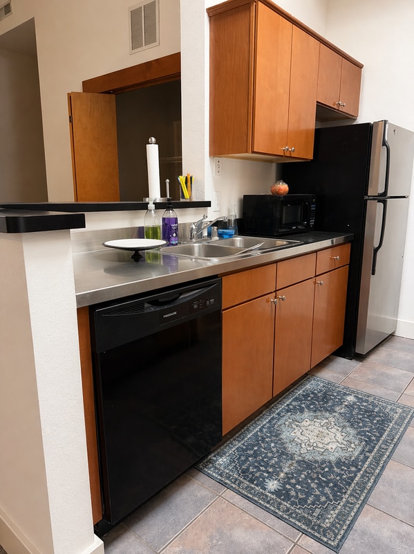 Photo - 10 W 10th St