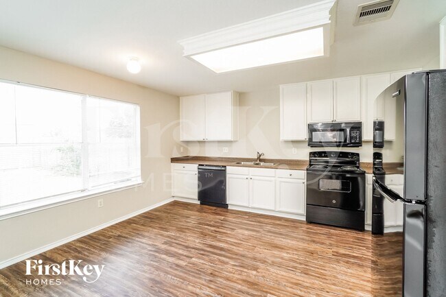 Photo - 6026 Ironmill Creek