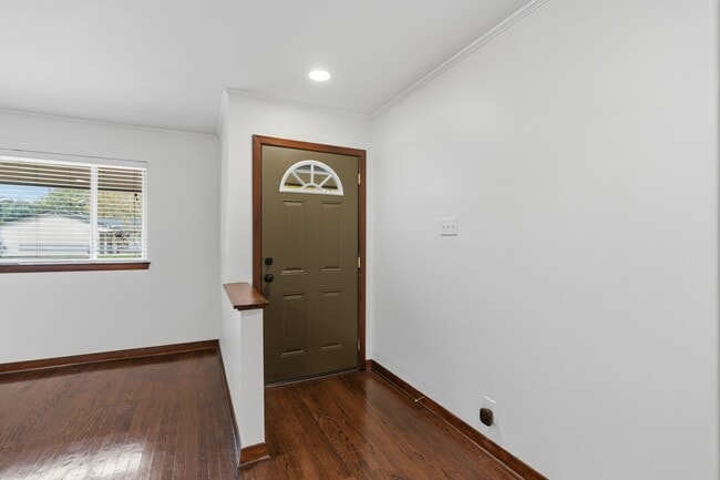 Photo - 5307 Poinciana Dr