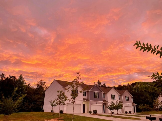 Photo - 136 Heritage Place Dr
