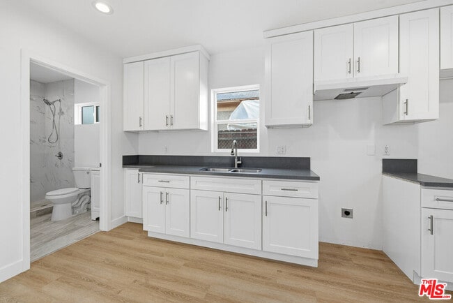 Photo - 222 E Vernon Ave