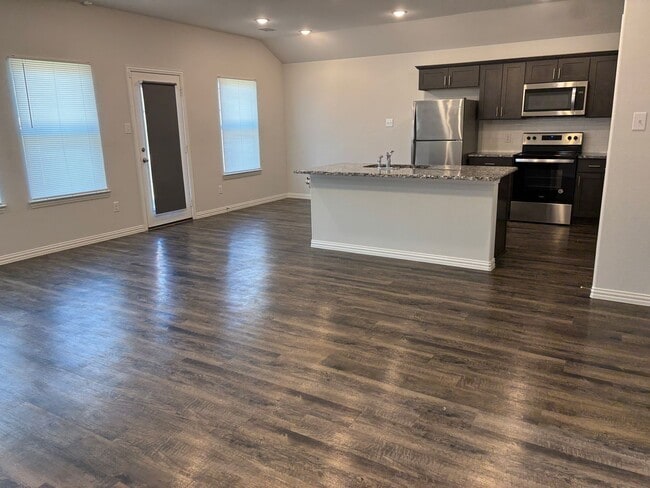 Photo - Modern Comfort Meets Everyday Convenience – Don’t Miss Out!