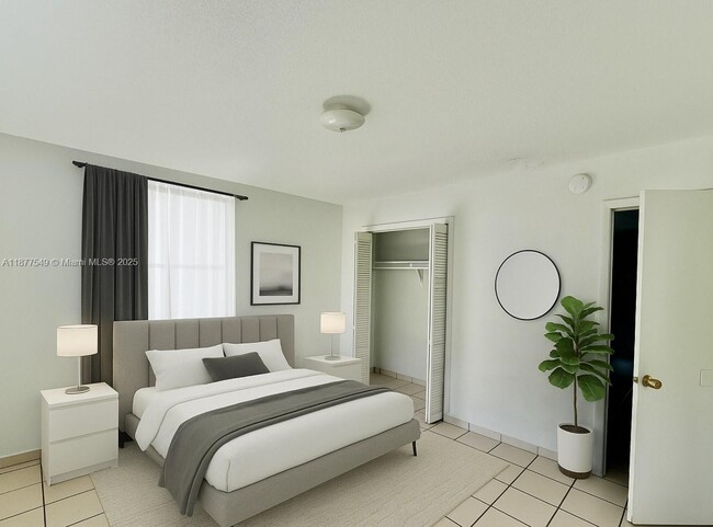 Photo - 855 W 29th St Unit 10