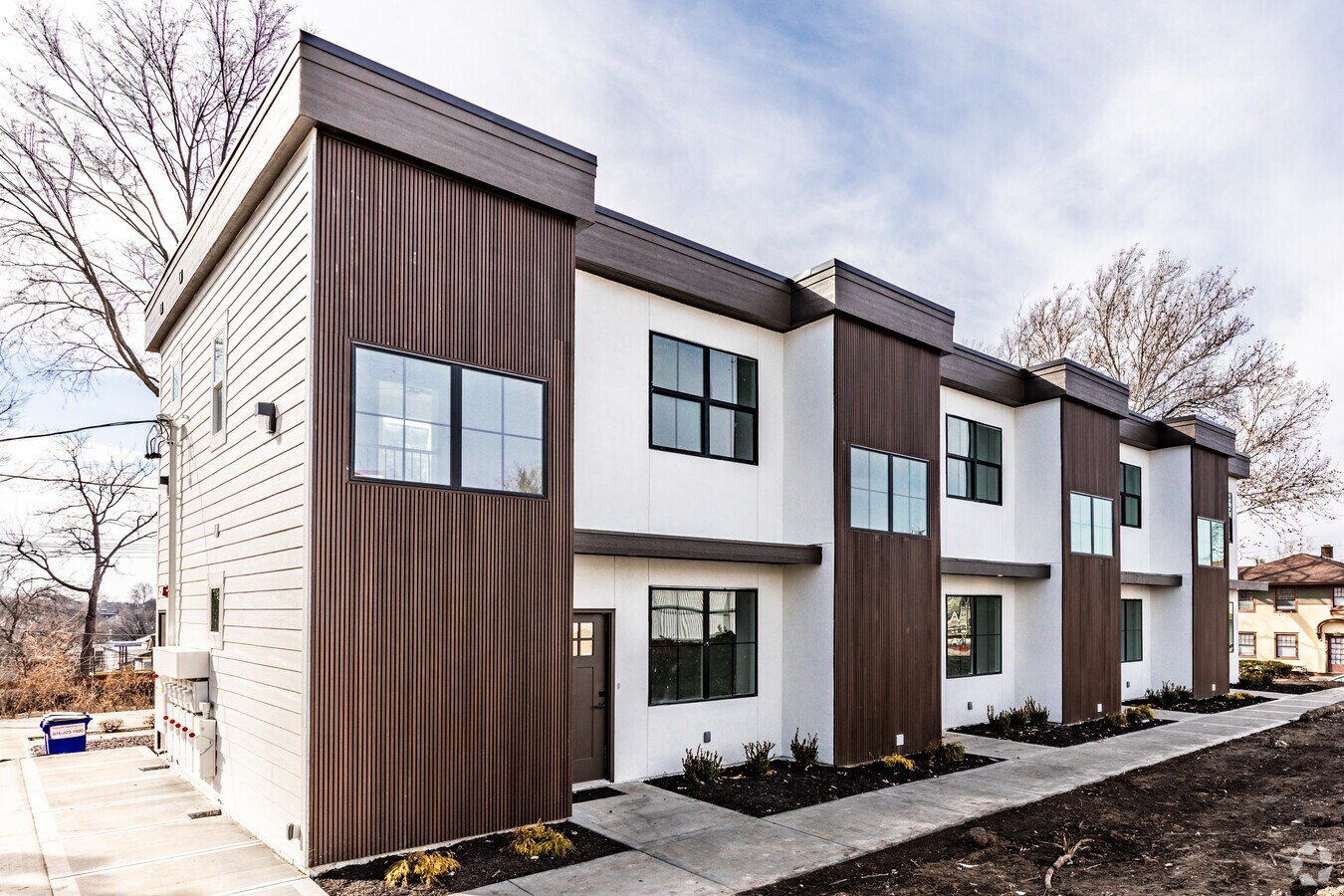 2-2023 - Holly Court Townhomes
