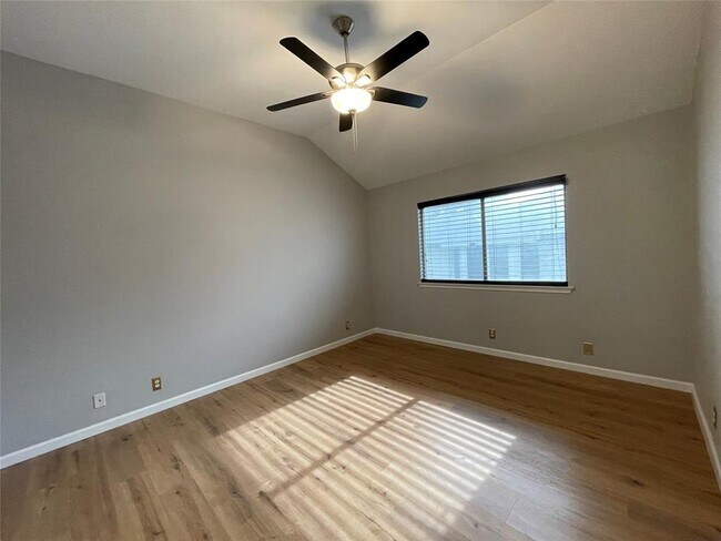 Photo - 7201 Schebler St