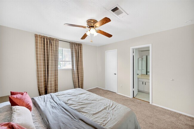 Building Photo - 6975 Chasewood Dr