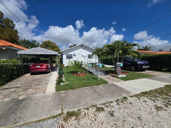 Photo - 3083 SW 17th St