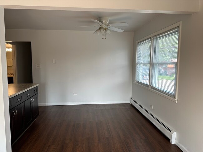 Photo - 4537 Maple Ave