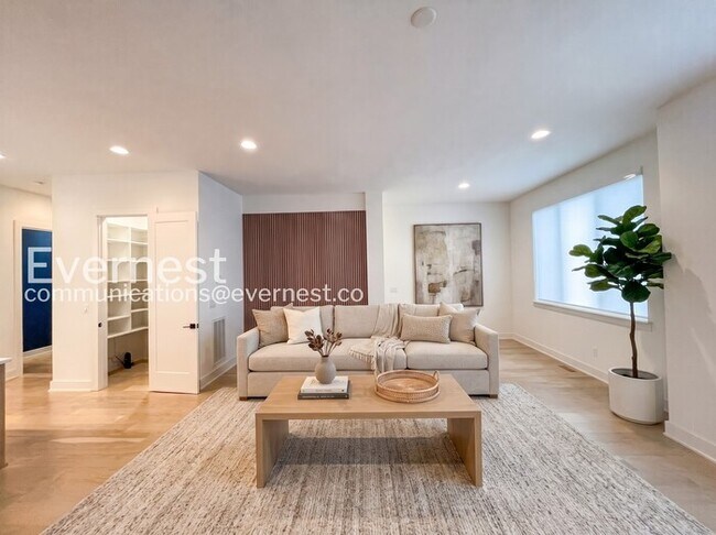 Photo - 3 Bed/3.5 Bath Home with Garage / Available Now!