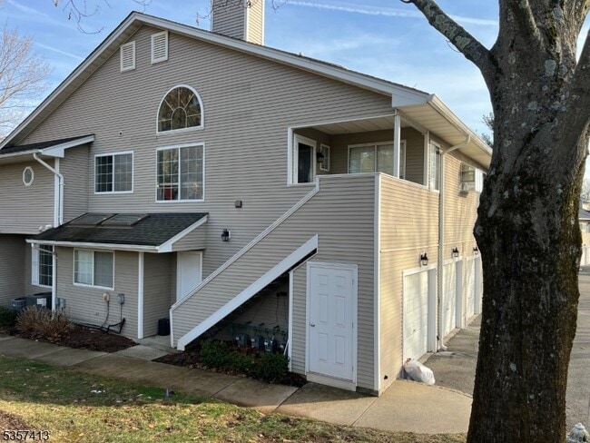 Photo - 64 Bentley Ct Townhome