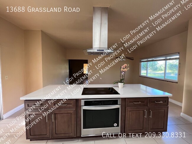 13688 Grassland Rd