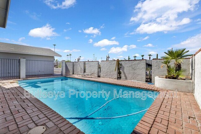 Photo - 1333 E Donner Dr