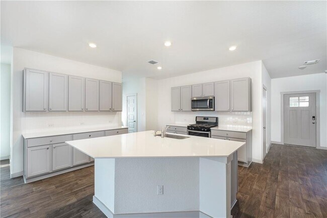 Photo - 128 Big Sandy Creek Dr