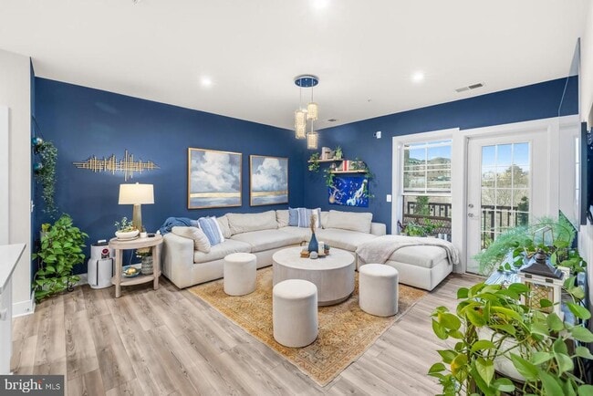 Building Photo - 102 St Ives Pl Unit 404