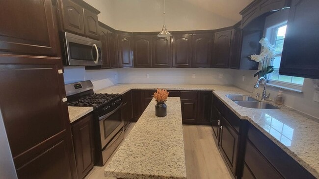 Photo - 208 Battlebell Rd