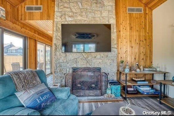 Photo - 332 Dehnoff Walk