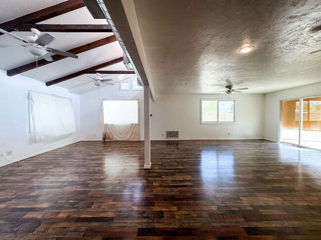 Photo - "Spacious 3-Bedroom Oasis in Yuma - 2,721 ...