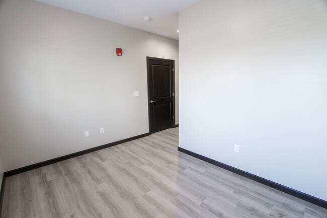 Photo - New! Beautiful 1 Bed, 1 Bath Apartment in ... Unit 2010-105