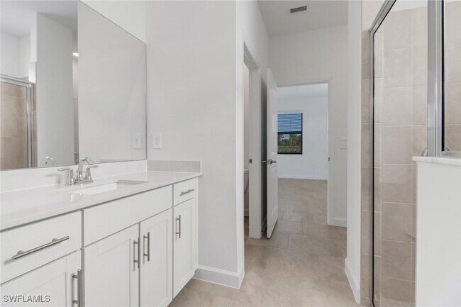 Building Photo - 19600 Hinkley Dr