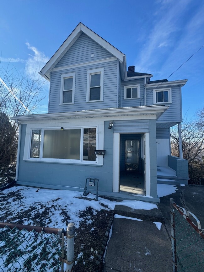 Building Photo - 1932 Beech St